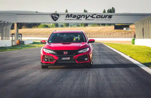 Foto - Honda Civic Type R Jadi yang Tercepat Sirkuit Perancis Satu ini