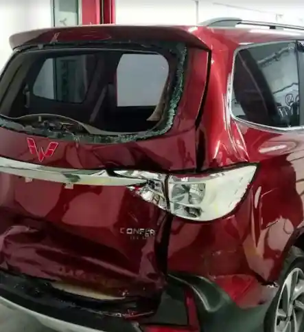 Foto - Beredar Penampakan Kondisi Wuling Confero Bekas Ditabrak Tronton (5 Foto)