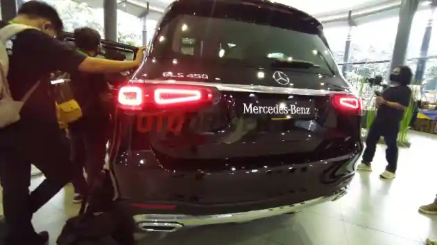 Foto - Teknologi Cat di Mobil Mercedes-Benz Bikin Bekas Lecet Hilang Sendiri