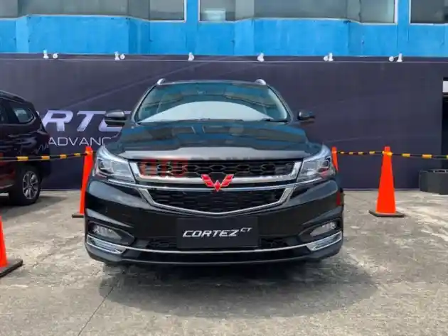 Foto - 2 Varian Baru Wuling Meluncur Regional di Semarang