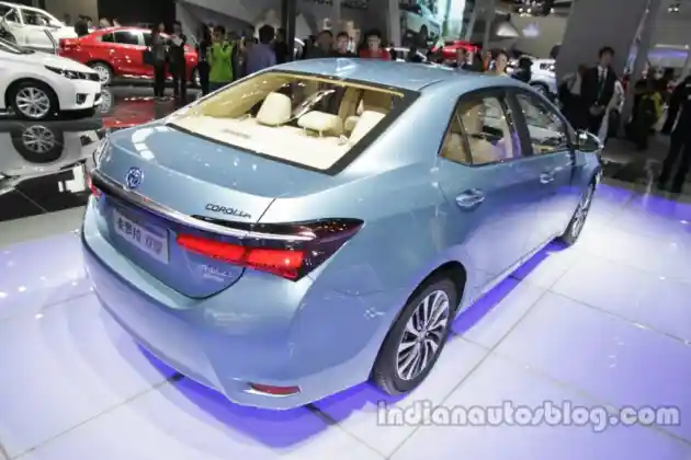 Foto - Corolla Altis Hybrid Bersiap Hadir Di India, Menambah Deretan Mobil Hybrid Toyota