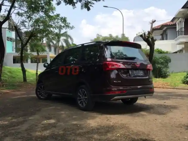 Foto - First Drive: Wuling Cortez 1.5 2018