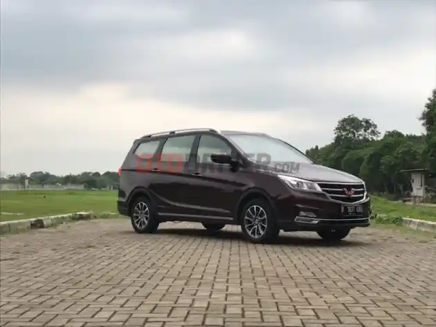Foto - First Drive: Wuling Cortez 1.5 2018