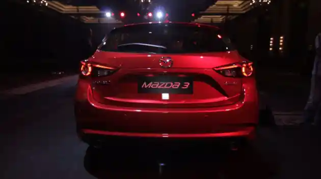 Foto - Mazda3 Hatchback 2017 Meluncur Di Indonesia (13 Foto)