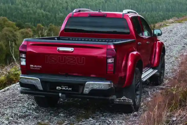 Foto - Isuzu D-Max Dapat Penyegaran di Inggris. Siap Angkut Trailer