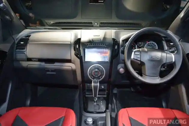 Foto - Isuzu D-Max Stealth Dijual Terbatas, Untuk yang Ingin Tetap Tampil Gaya