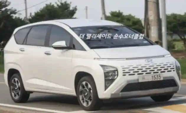 Foto - Hyundai Stargazer Nonggol Di Korea Selatan. Beda Dengan Versi Indonesia