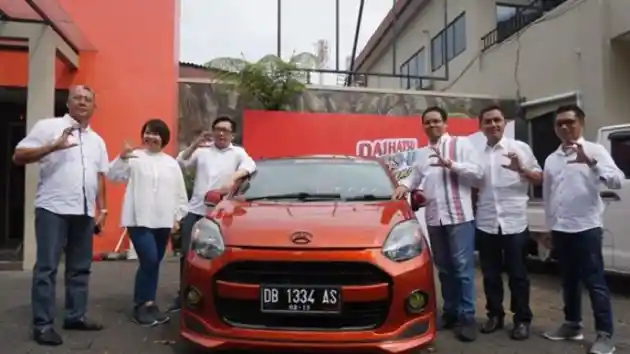 Foto - Puluhan Daihatsu Modifikasi Kumpul di Manado