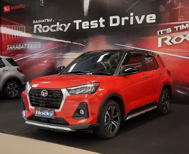 Foto - Jreng-Jreng Ini Dia Harga Daihatsu Rocky Versi Mesin 1.2