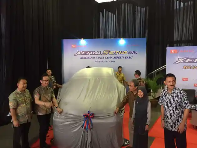 Foto - Daihatsu Rekondisi Gratis Lagi Xenia Konsumennya, Kali Ini di Surabaya