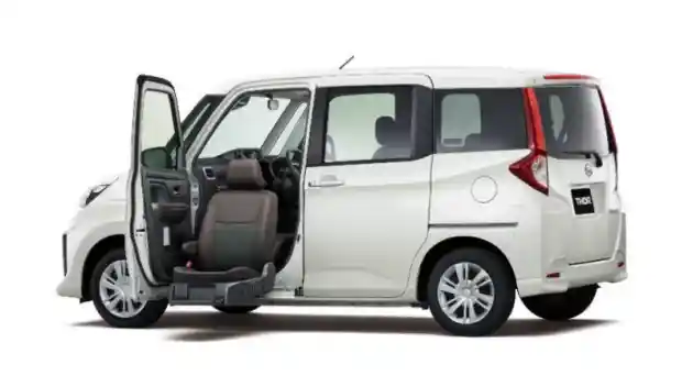 Foto - Daihatsu Resmi Jual Thor Seat Lift, Simak Kehebatannya