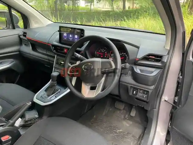 Foto - FIRST DRIVE: Daihatsu Xenia 1.5 ASA 2021