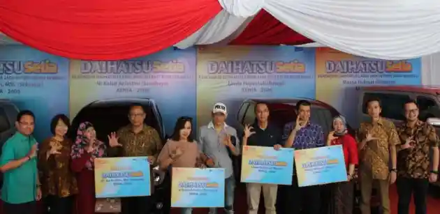 Foto - Rekondisi Gratis Terus Dilakukan Daihatsu, Kali Ini di JawaTimur