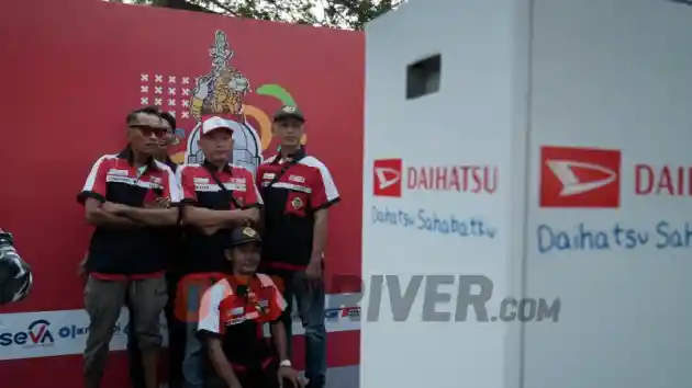 Foto - Masyarakat dan Komunitas Tunjukkan Antusiasme Tinggi di Daihatsu Kumpul Sahabat Sidoarjo