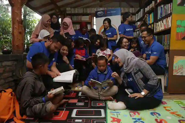 Foto - Datsun Kumpulkan Buku Untuk Didonasikan Kepada Anak-Anak