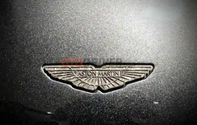 Foto - Sangat Terbatas, Aston Martin DBS Superleggera Muncul di Indonesia