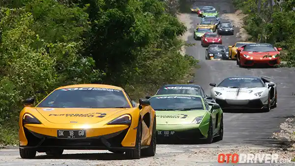 Foto - GALERI FOTO: Puluhan Supercar Padati Pulau Dewata