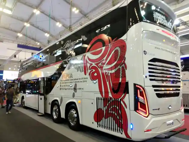 Foto - Sasis Bus “Quad Axle” Berpeluang Masuk Indonesia?