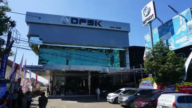 Foto - DFSK Kembali Resmikan Dealer Baru di Jawa Timur