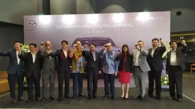 Foto - Mazda Indonesia Resmikan Dealer Kebanggaannya