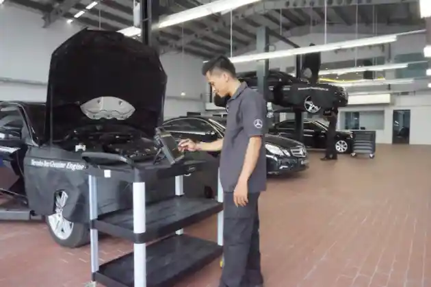 Foto - Mercedes-Benz Tambah Dealer di Kota Pempek