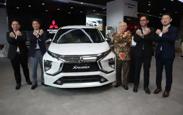 Foto - Siasat Mitsubishi Menghadirkan Dealer di Kawasan Bisnis Jakarta