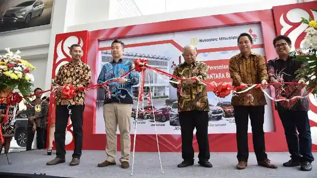 Foto - Mitsubishi Ekspansi di Sumatera Utara, Dirikan Dealer Baru