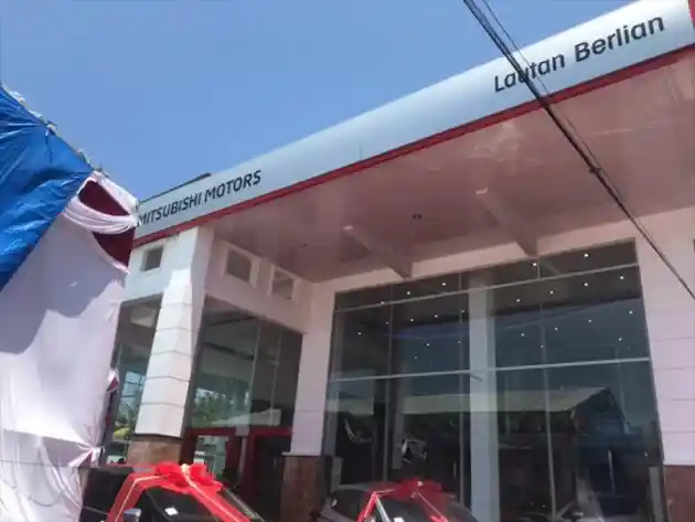 Foto - Dealer Pertama Mitsubishi Di Bangka Belitung Resmi Berdiri