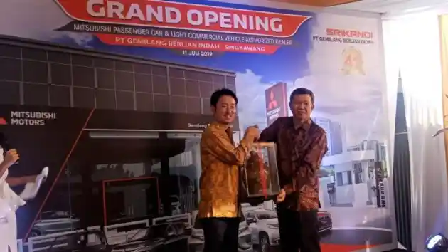 Foto - Dealer Pertama Mitsubishi di Singkawang Resmi Berdiri