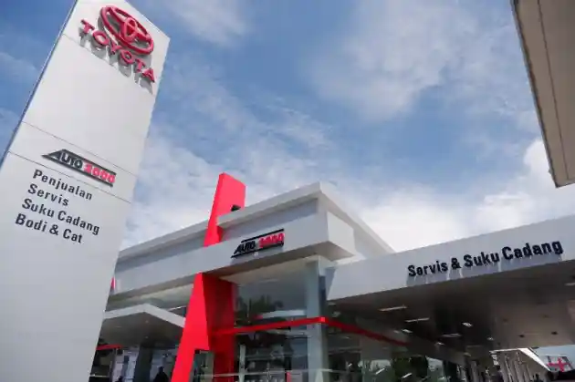 Foto - Dealer Auto2000 Termuda di Malang Klaim Jual Puluhan Unit Perbulan