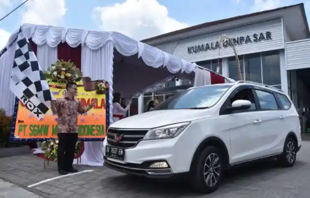 Foto - Bentuk Kepedulian Wuling pada Bencana Gempa dan Tsunami Sulawesi Tengah