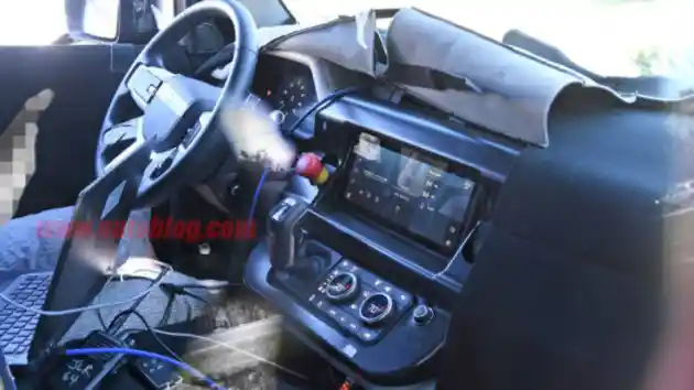 Foto - Wujud Interior All New Land Rover Defender Terkuak