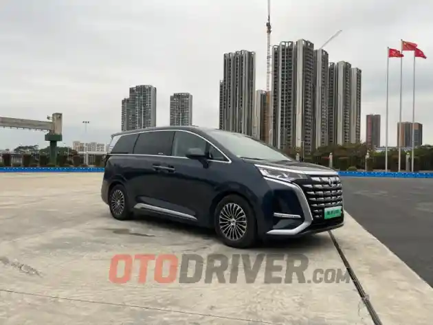 Foto - BYD Dipastikan Segera Resmikan Kiprah Denza Di Indonesia