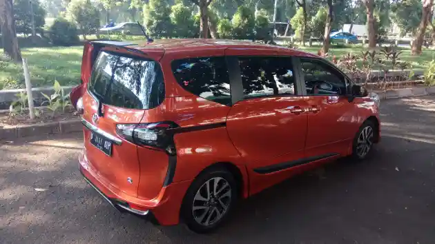 Foto - Rush Model Baru Berpotensi "Memakan" MPV 7 Seater Toyota