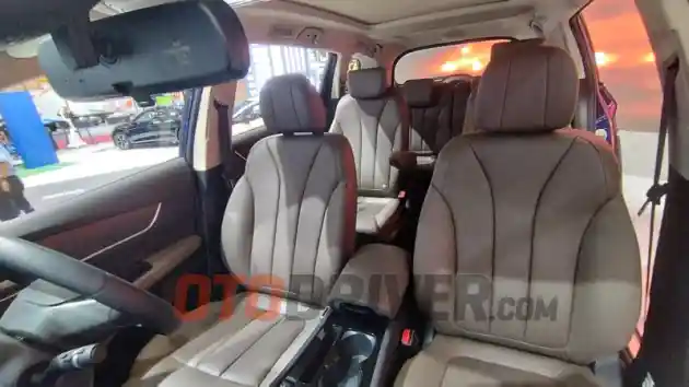 Foto - Lebih Detail BYD M6, MPV EV Yang Dirancang Untuk Pasar Indonesia