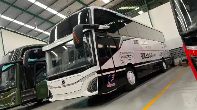 Foto - Jetbus 5 “Initial-D”, Terobosan Baru Livery Bus