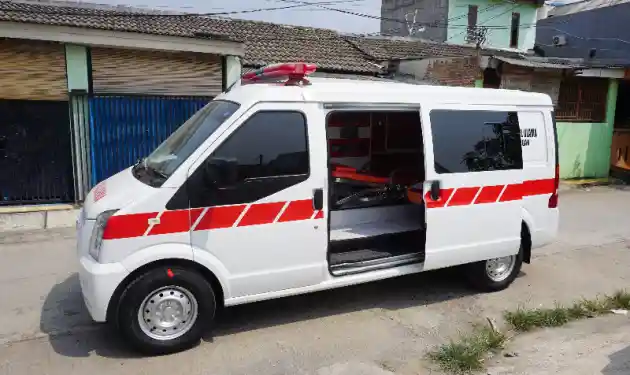 Foto - DFSK Luncurkan Ambulans Berbasis Gelora