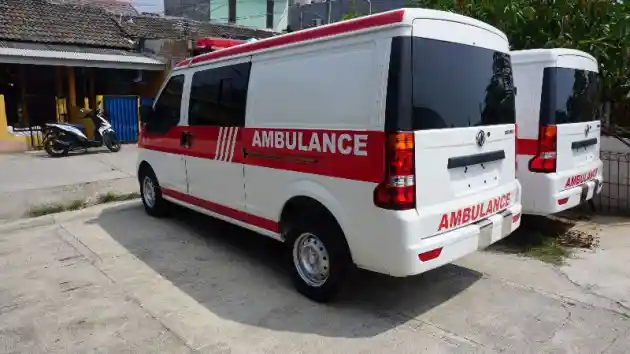 Foto - DFSK Luncurkan Ambulans Berbasis Gelora