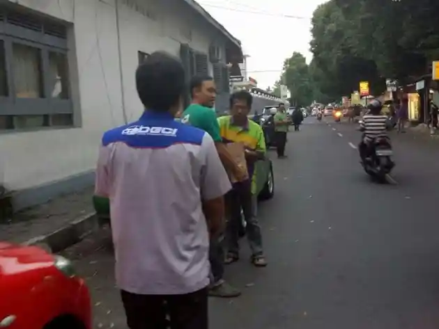 Foto - Datsun GO+ Community Indonesia Chapter Yogyakarta Bagi-bagi Ratusan Takjil Gratis