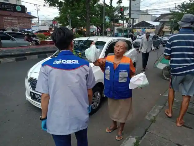 Foto - Aksi Sosial Terbesar Komunitas Datsun Resmi Terlaksana