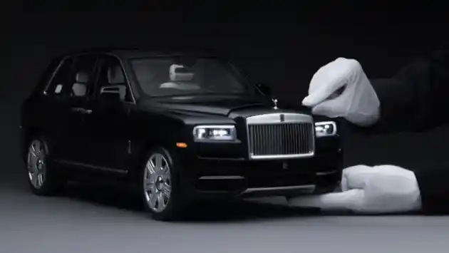 Foto - Diecast Rolls-Royce Harganya Setara dengan Mobilio RS!