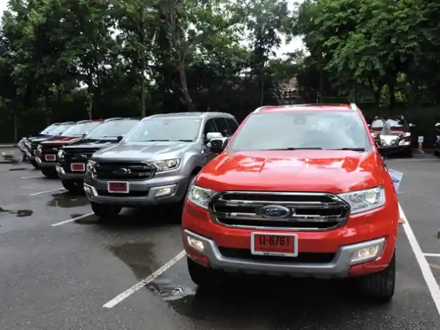 Foto - Harga Mitsubishi All New Pajero Sport VS Toyota Fortuner VS Ford Everest