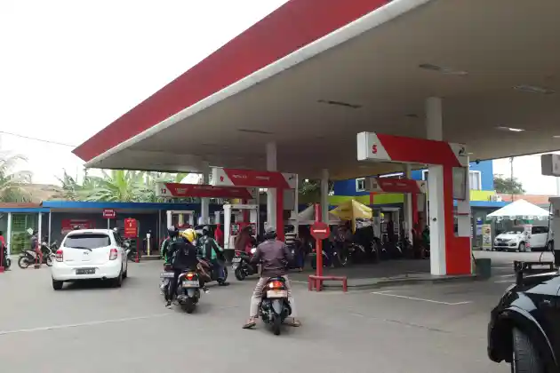 Foto - Daftar Harga BBM Pertamina, Shell dan Total Di Jabodetabek (Juli 2018)