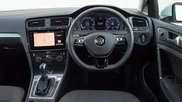 Foto - VW Terpaksa Suntik Mati e-Golf, Apa Penyebabnya?