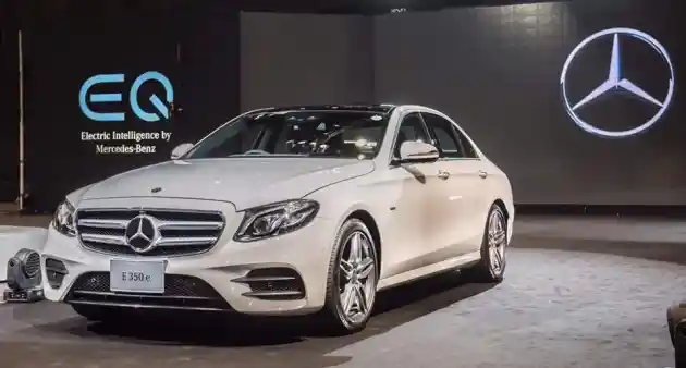 Foto - Mercedes-Benz Bakal Berbagi Mesin Dengan Volvo Karena Geely