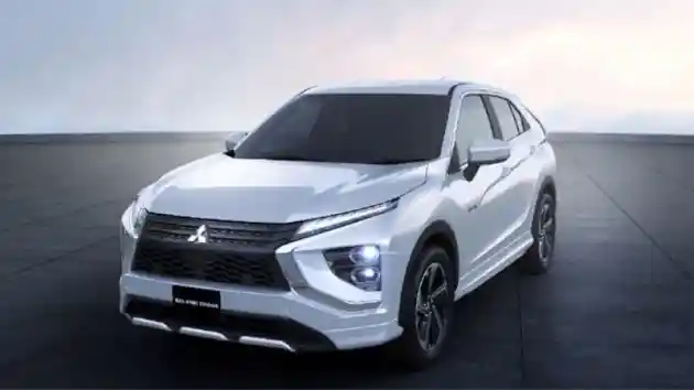 Foto - Ini Ketangguhan Mitsubishi Eclipse Cross Terbaru, Tersedia Pilihan Mesin Hybrid