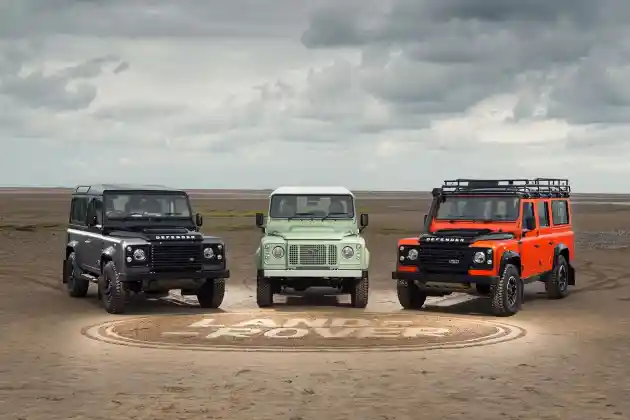 Foto - Land Rover Defender Akan Bermesin Listrik di 2018?