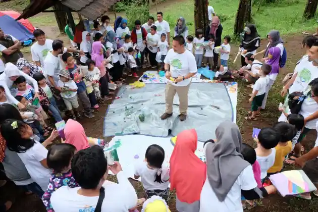 Foto - Ericsson Community: Terbentuk di Kantor, Touring Bareng Keluarga