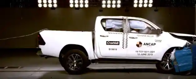 Foto - VIDEO: Crash Test Toyota Hilux 2019 (ANCAP)