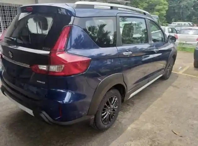 Foto - Suzuki 'Ertiga Crossover' Sudah Ada di Dealer India